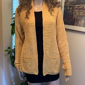 Sweater Mustard colored with pockets Sz med